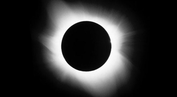 بزرگترین ماه گرفتگی سال فردا رخ می‌دهد