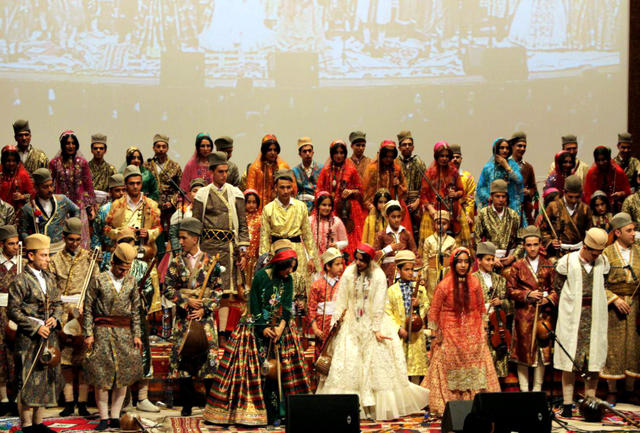 اجرای کنسرت ۸۰ نفره قشقایی در شیراز
