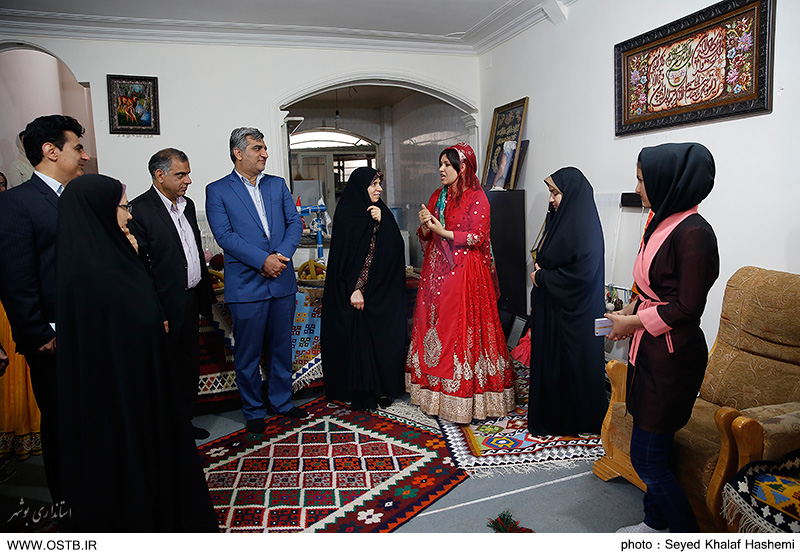 بازدید رئیس سازمان میراث‌فرهنگی صنایع دستی و گردشگری کشور و استاندار از کارگاه نقشین قشقایی