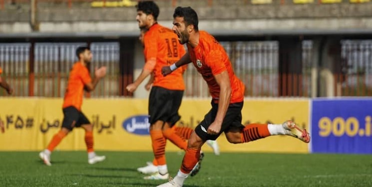 فرار قشقایی از شکست با درخشش دروازه‌بان/پیروزی مس در تبریز و توقف خانگی ذوب‌آهن