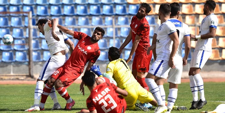 قوی سپید خزر در خانه قشقایی