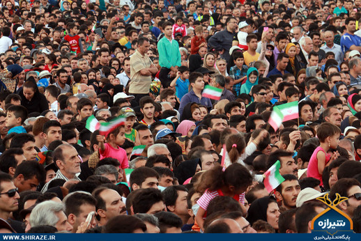 پیاده‌روی ۱۰۰ هزار نفری خانوادگی در شیراز
